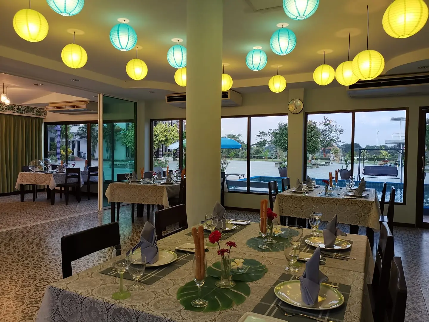 ร้านอาหารริมแม่น้ำ